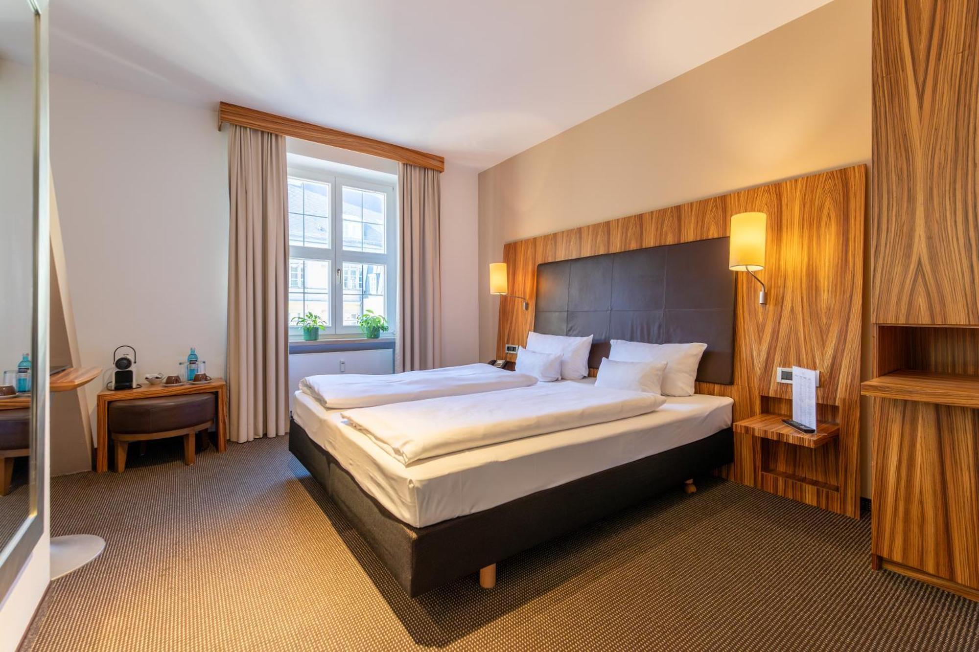 Herzogshof - Boutique-Hotel Am Dom Řezno Pokoj fotografie